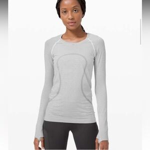 Lululemon Swiftly Tech Long Sleeve size 8 Tempo Stripe White/Black